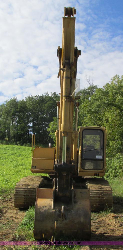 image for item I3827 1994 John Deere 690E LC excavator