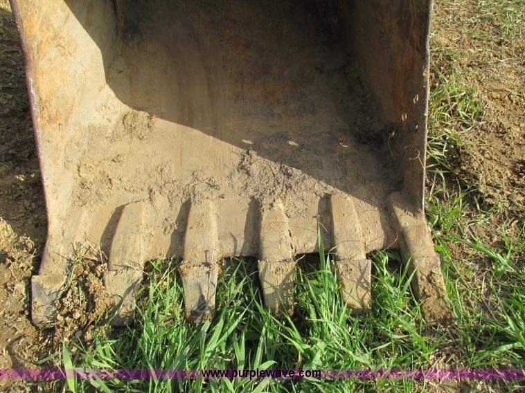 image for item I3827 1994 John Deere 690E LC excavator