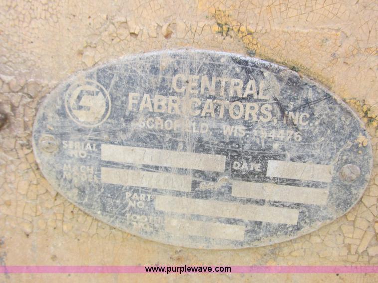 image for item I3827 1994 John Deere 690E LC excavator