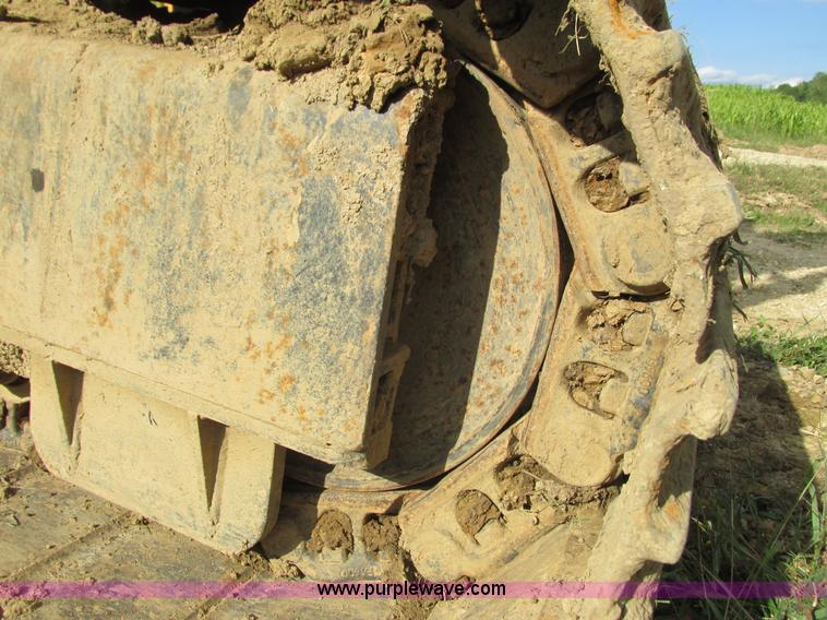 image for item I3827 1994 John Deere 690E LC excavator