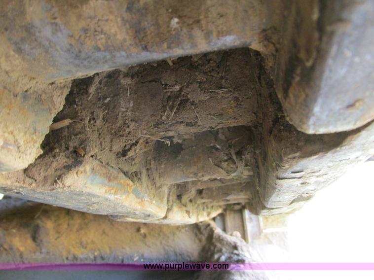 image for item I3827 1994 John Deere 690E LC excavator