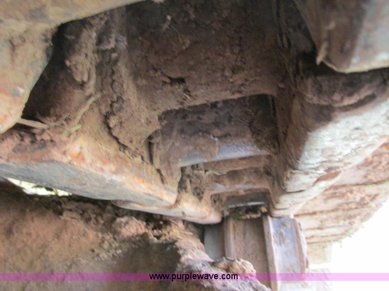 image for item I3827 1994 John Deere 690E LC excavator