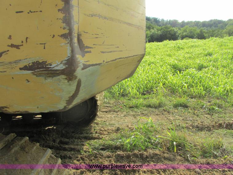 image for item I3827 1994 John Deere 690E LC excavator