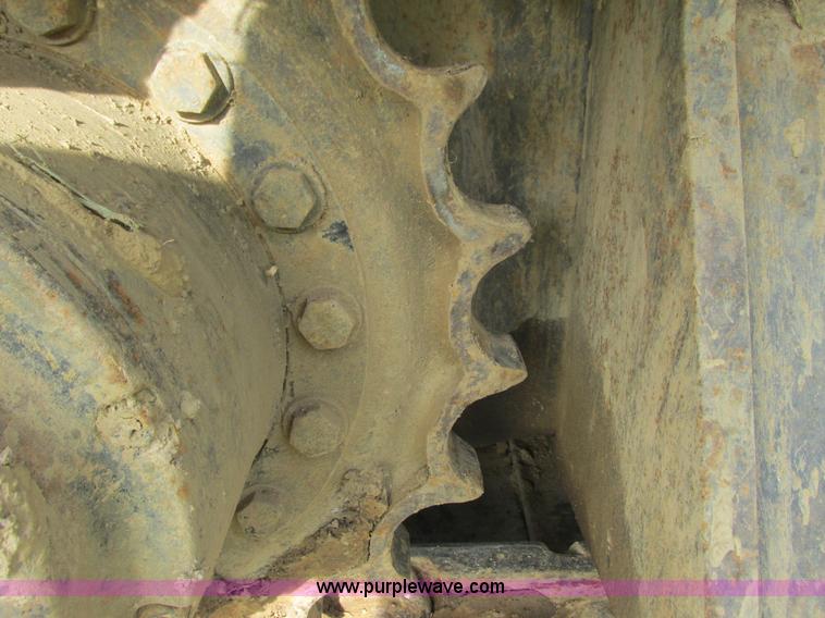 image for item I3827 1994 John Deere 690E LC excavator