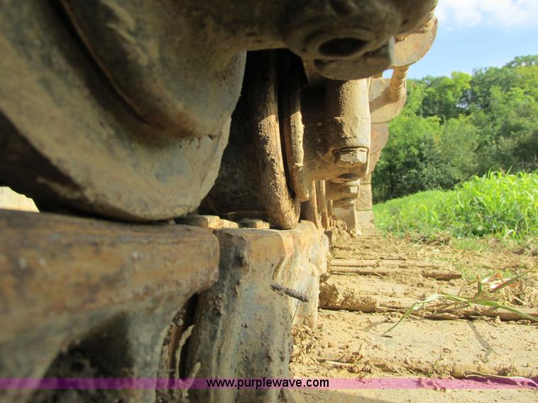 image for item I3827 1994 John Deere 690E LC excavator