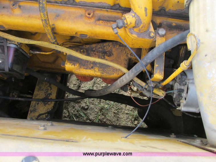 image for item I3827 1994 John Deere 690E LC excavator