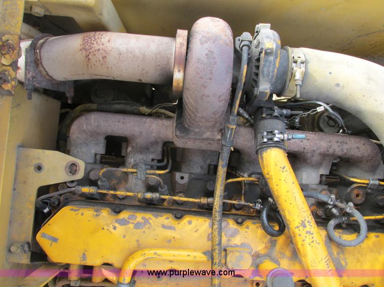 image for item I3827 1994 John Deere 690E LC excavator