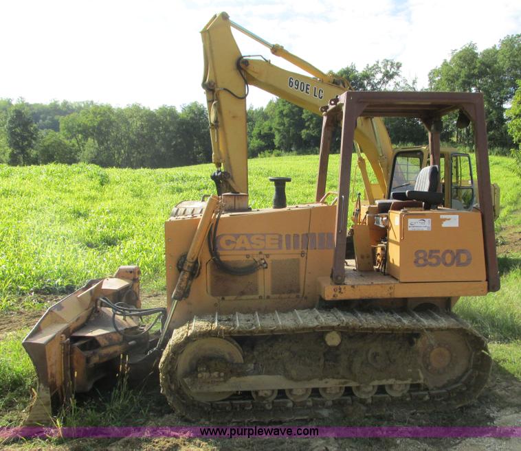 image for item I3828 1986 Case 850D dozer