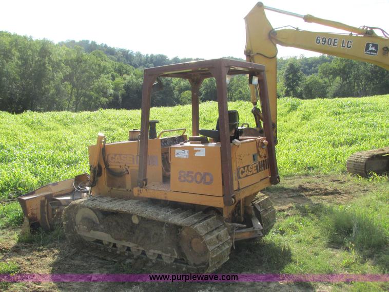 image for item I3828 1986 Case 850D dozer