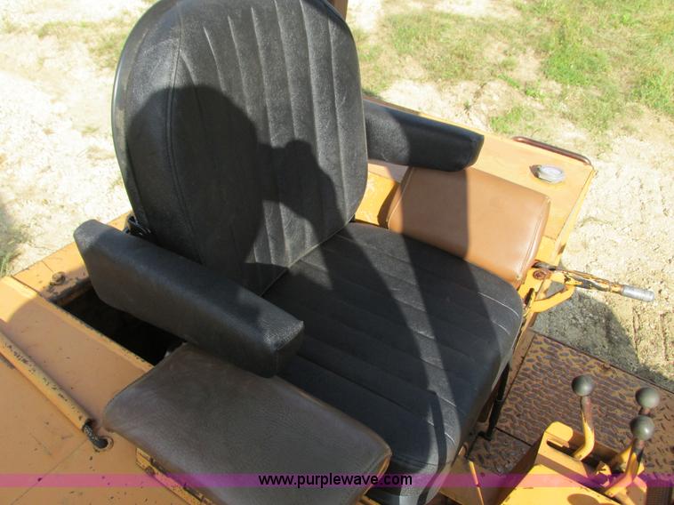 image for item I3828 1986 Case 850D dozer