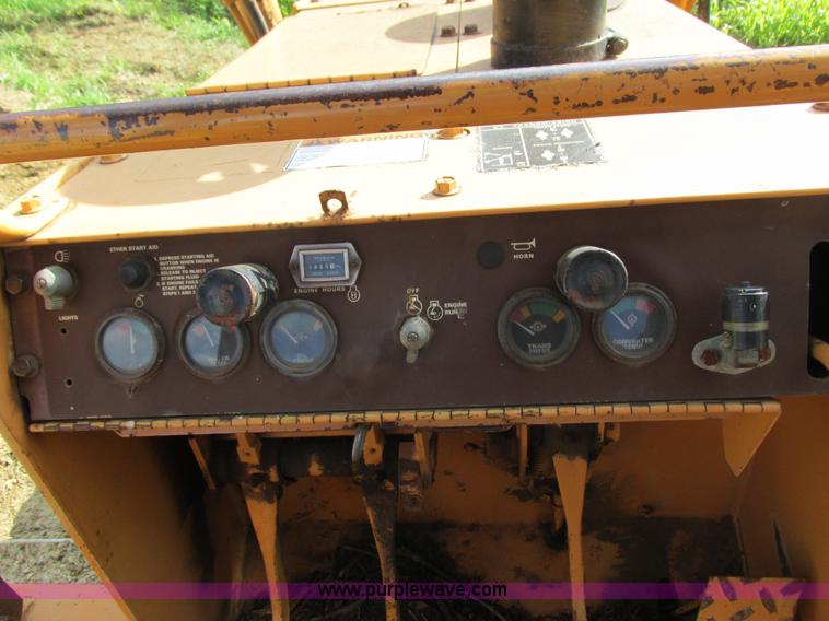 image for item I3828 1986 Case 850D dozer