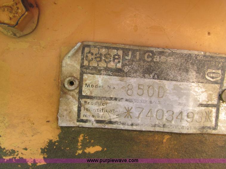 image for item I3828 1986 Case 850D dozer
