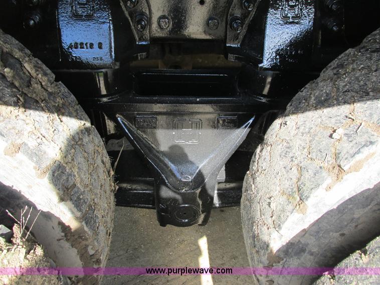 image for item I3829 1992 Ford LT8000 dump truck