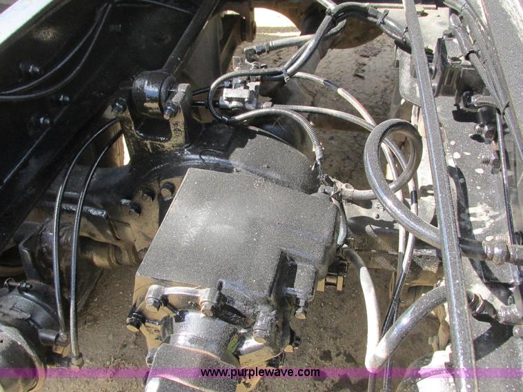 image for item I3829 1992 Ford LT8000 dump truck