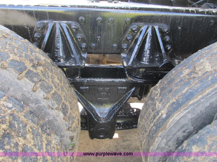 image for item I3829 1992 Ford LT8000 dump truck