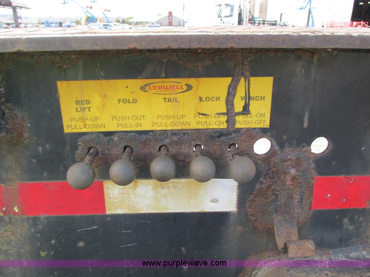 image for item I4124 2007 Ledwell LW48-HT2-10-PB hydratail trailer