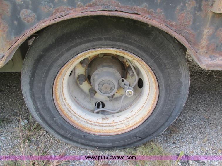 image for item I4124 2007 Ledwell LW48-HT2-10-PB hydratail trailer