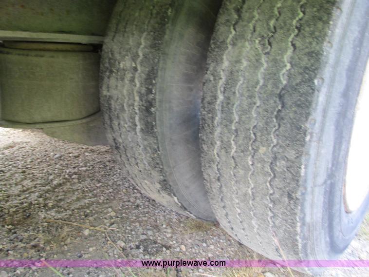 image for item I4124 2007 Ledwell LW48-HT2-10-PB hydratail trailer