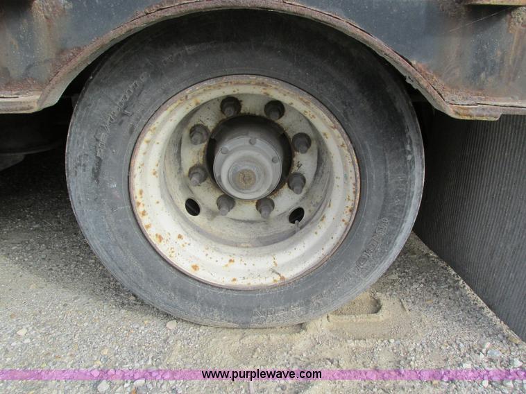 image for item I4124 2007 Ledwell LW48-HT2-10-PB hydratail trailer