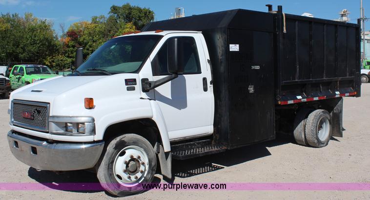 image for item I5790 2003 GMC C5500 dump bed truck