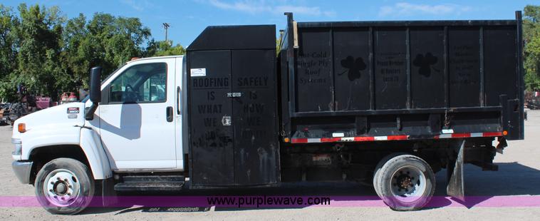 image for item I5790 2003 GMC C5500 dump bed truck