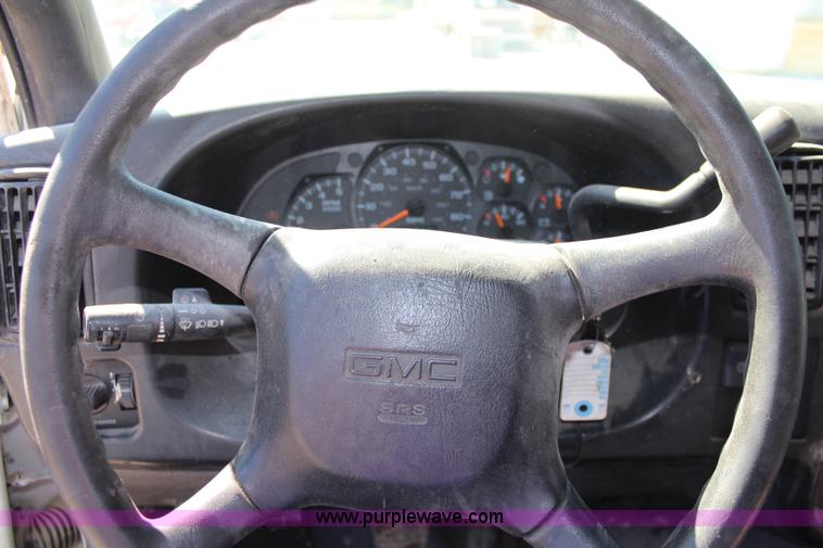 image for item I5790 2003 GMC C5500 dump bed truck