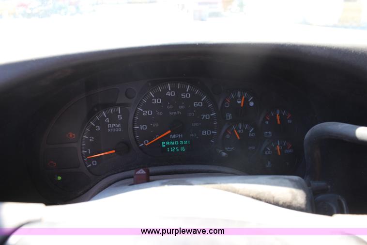 image for item I5790 2003 GMC C5500 dump bed truck