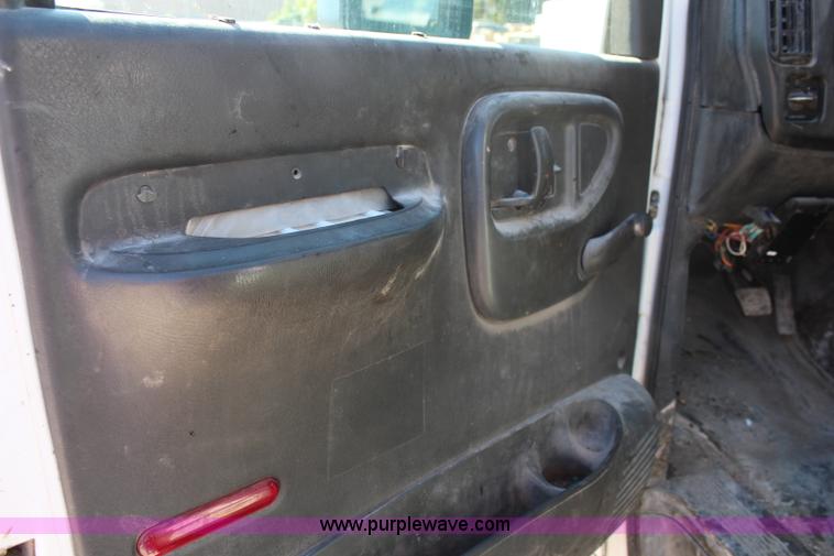 image for item I5790 2003 GMC C5500 dump bed truck