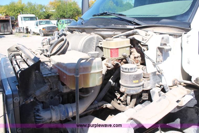 image for item I5790 2003 GMC C5500 dump bed truck