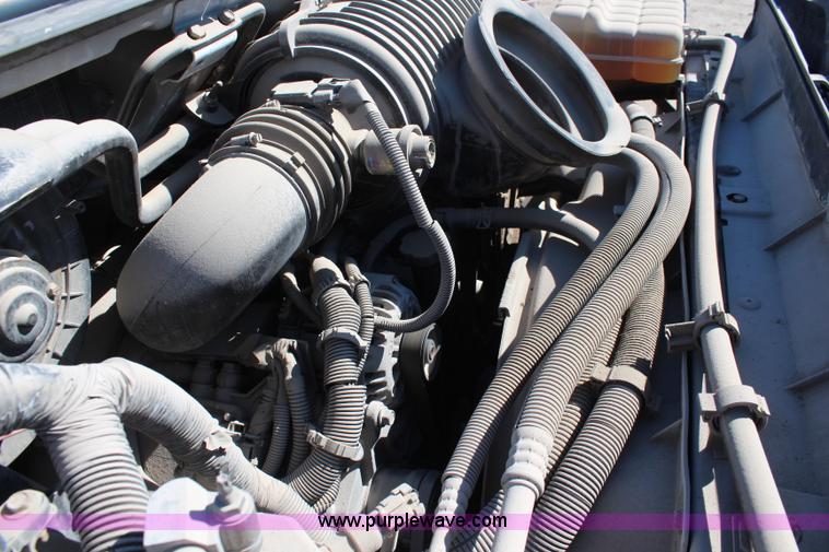 image for item I5790 2003 GMC C5500 dump bed truck