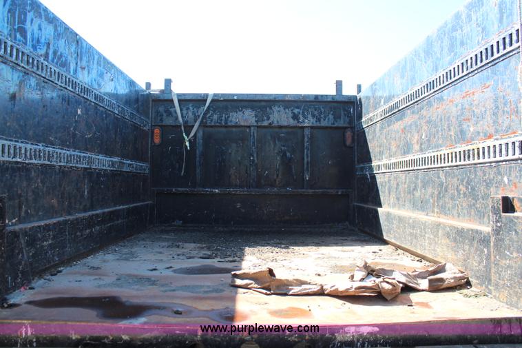 image for item I5790 2003 GMC C5500 dump bed truck