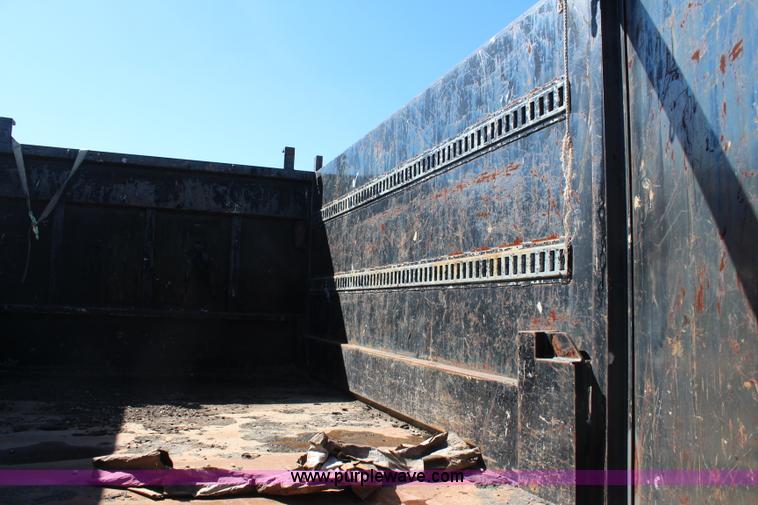 image for item I5790 2003 GMC C5500 dump bed truck