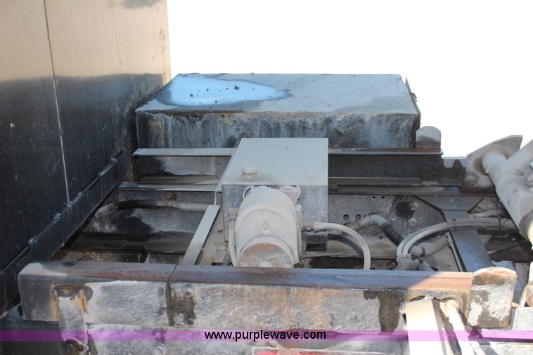 image for item I5790 2003 GMC C5500 dump bed truck