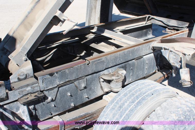 image for item I5790 2003 GMC C5500 dump bed truck
