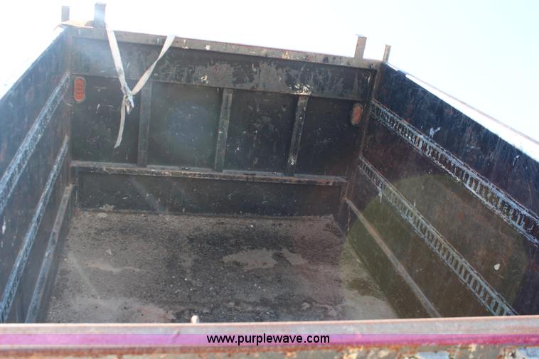 image for item I5790 2003 GMC C5500 dump bed truck