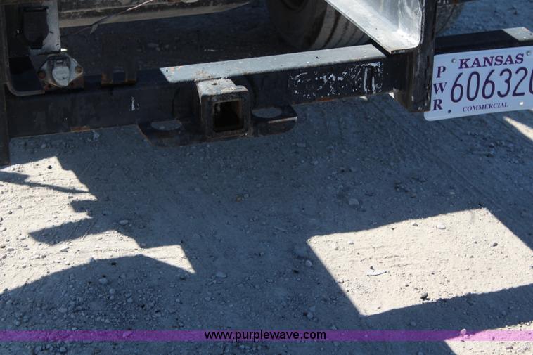 image for item I5790 2003 GMC C5500 dump bed truck