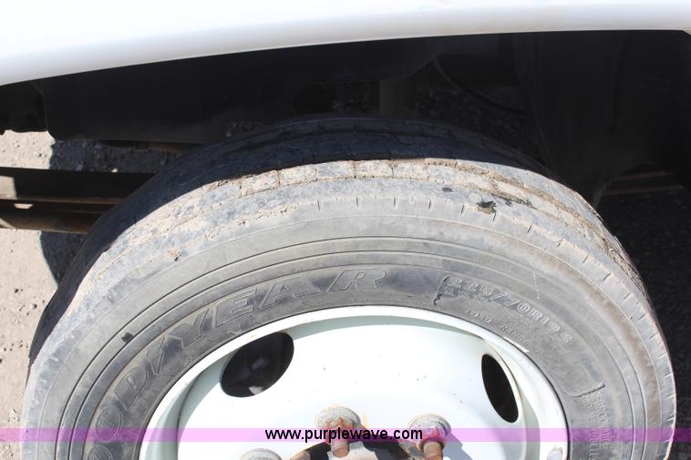 image for item I5790 2003 GMC C5500 dump bed truck