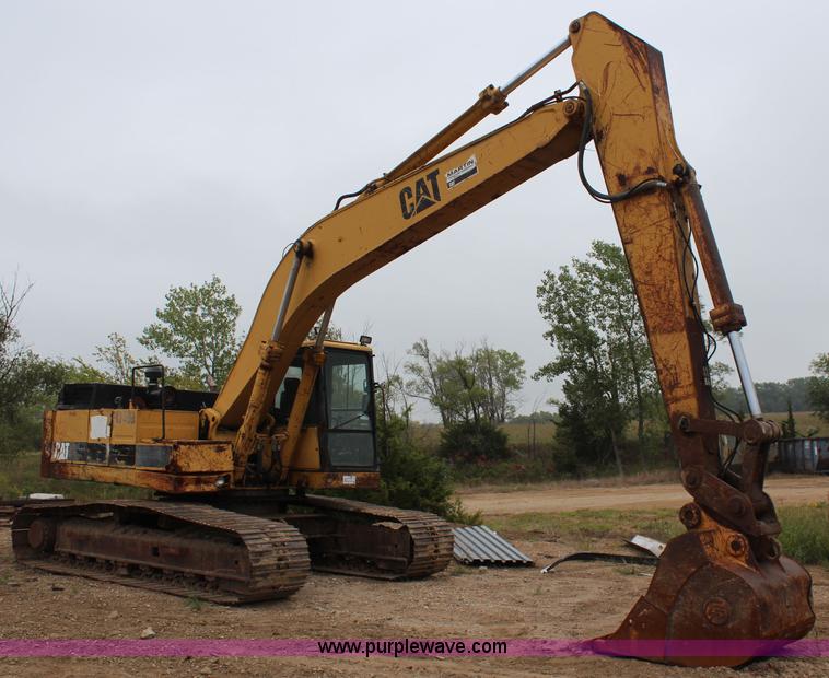 image for item I5792 1992 Caterpillar EL240B excavator