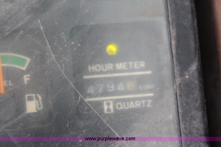 image for item I5792 1992 Caterpillar EL240B excavator