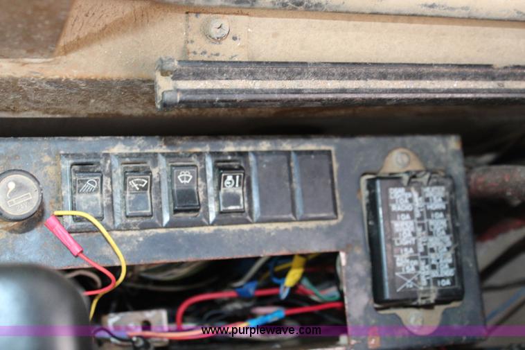 image for item I5792 1992 Caterpillar EL240B excavator