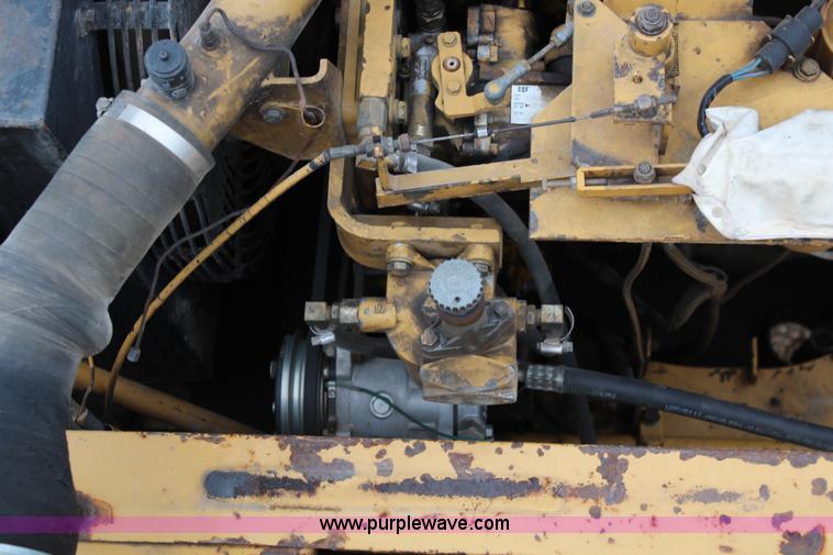 image for item I5792 1992 Caterpillar EL240B excavator