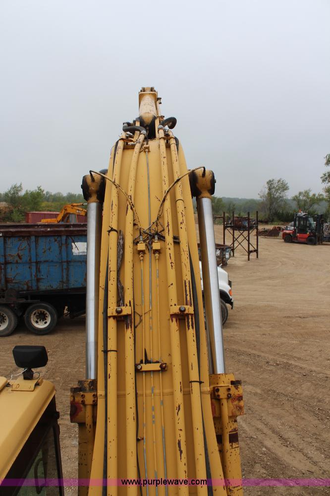 image for item I5792 1992 Caterpillar EL240B excavator