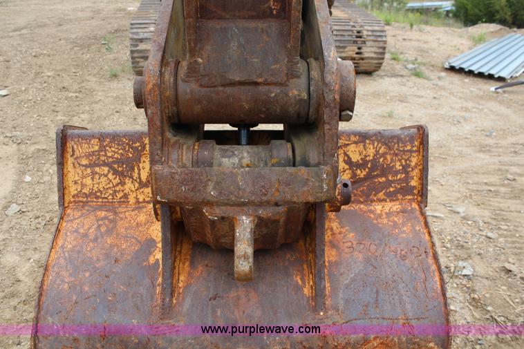 image for item I5792 1992 Caterpillar EL240B excavator