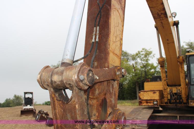 image for item I5792 1992 Caterpillar EL240B excavator