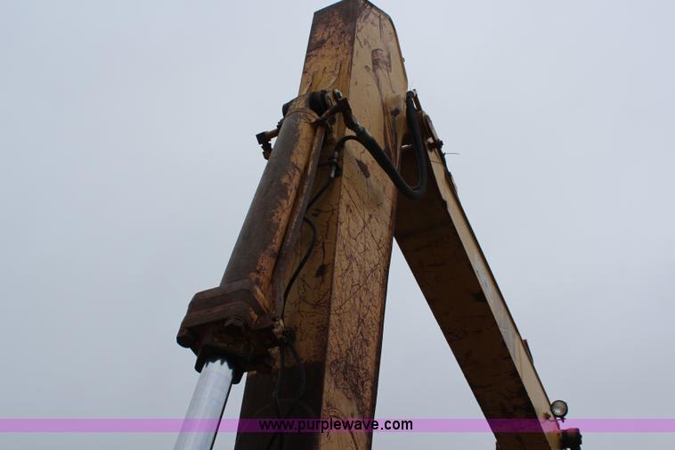 image for item I5792 1992 Caterpillar EL240B excavator