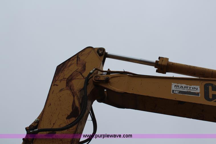 image for item I5792 1992 Caterpillar EL240B excavator