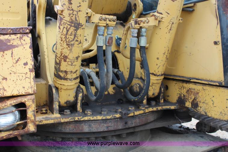 image for item I5792 1992 Caterpillar EL240B excavator