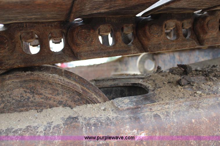 image for item I5792 1992 Caterpillar EL240B excavator