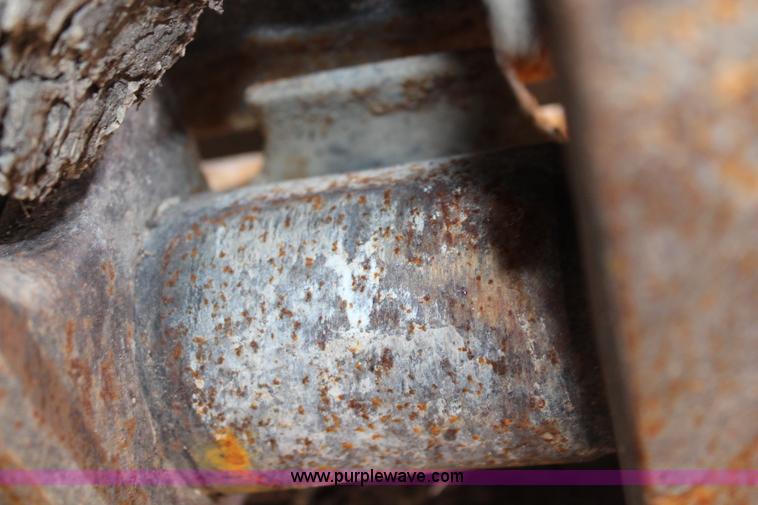 image for item I5792 1992 Caterpillar EL240B excavator