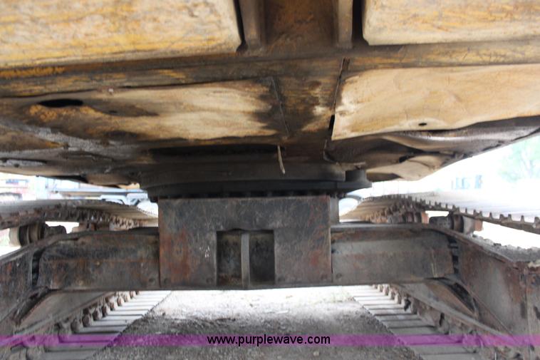 image for item I5792 1992 Caterpillar EL240B excavator